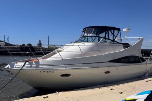 2006 Carver 36 Mariner for sale - photo 2