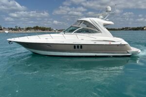 2006 Cruisers Yachts 420 Express for sale