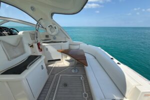 2006 Cruisers Yachts 420 Express for sale - photo 6