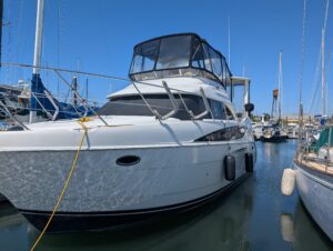 2006 Meridian 368 Motoryacht for sale - photo 2
