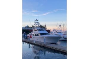 2007 Hatteras 77 Convertible for sale - photo 3