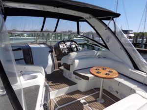 2008 Cruisers Yachts 330 Express for sale - photo 3