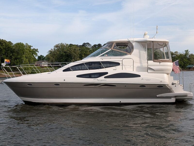 2008 Cruisers Yachts 415 Express Motoryacht