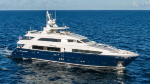2009 Horizon Model Tri-Deck for sale