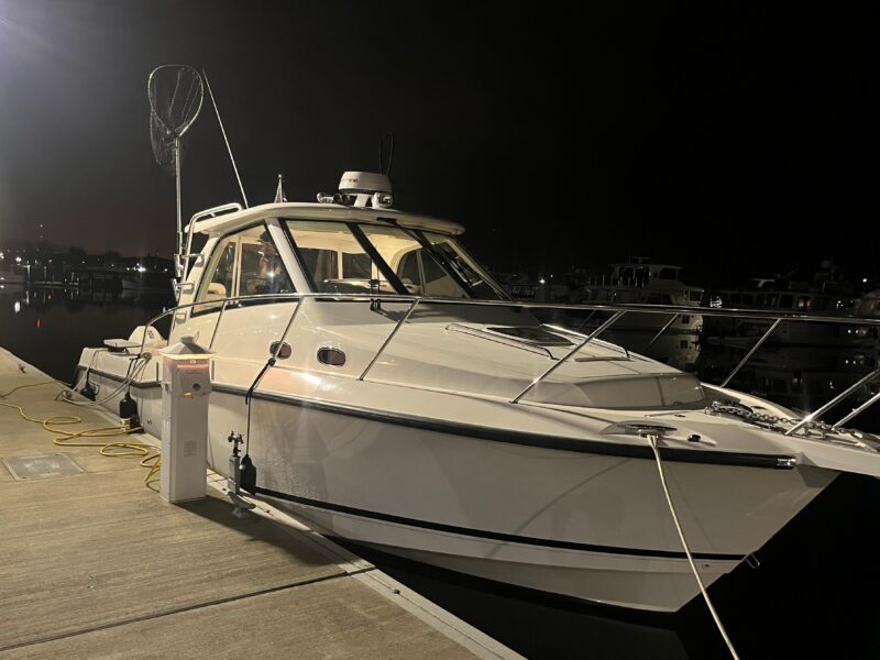 2010 Boston Whaler 345 Conquest