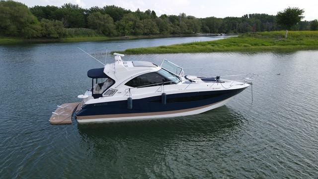 2010 Four Winns V435
