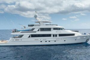2010 Westport Superyacht for sale - photo 2