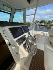 2012 Boston Whaler 370 Outrage for sale - photo 6