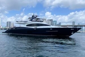 2012 Lazzara LSX 95 Flybridge for sale