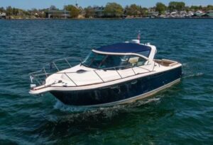 2012 Tiara Yachts 3100 Coronet for sale - photo 3