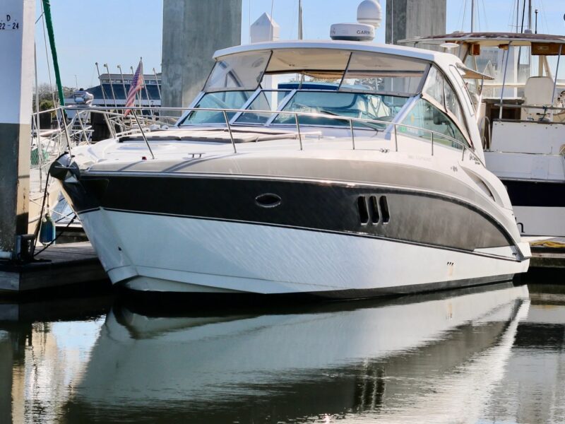 2013 Cruisers Yachts 380
