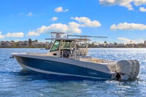2014 Boston Whaler 350 Outrage for sale - photo 7