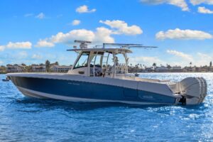 2014 Boston Whaler 350 Outrage for sale - photo 8
