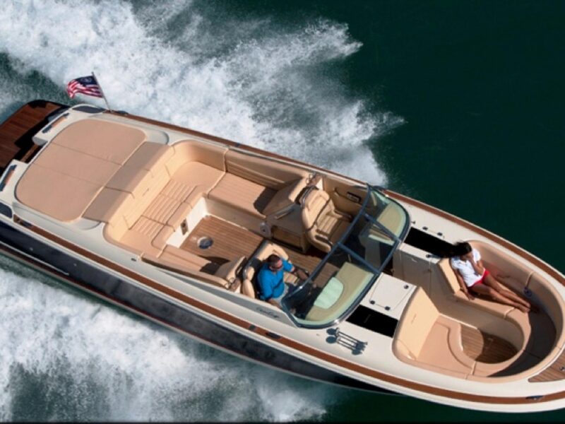 2014 Chris-Craft Launch 32