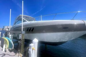 2014 Cruisers Yachts 380 Express for sale - photo 6