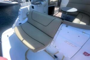 2014 Cruisers Yachts 380 Express for sale - photo 8