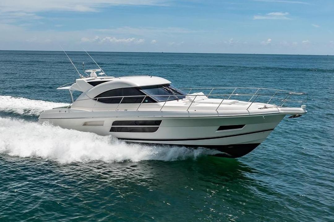 2016 Riviera 5000 Sport Yacht for sale