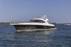 2016 Riviera 5000 Sport Yacht for sale