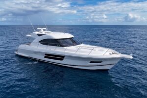 2016 Riviera 5000 Sport Yacht for sale - photo 2