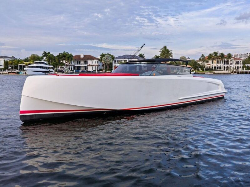 2016 Vanquish Yachts VQ48