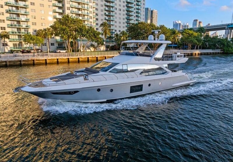 2017 Azimut 66
