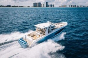2017 Boston Whaler 42 OUTRAGE for sale - photo 4