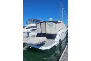 2017 Cruisers Yachts 390 Express Coupe for sale - photo 4