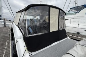 2017 Cruisers Yachts 390 Express Coupe for sale - photo 5