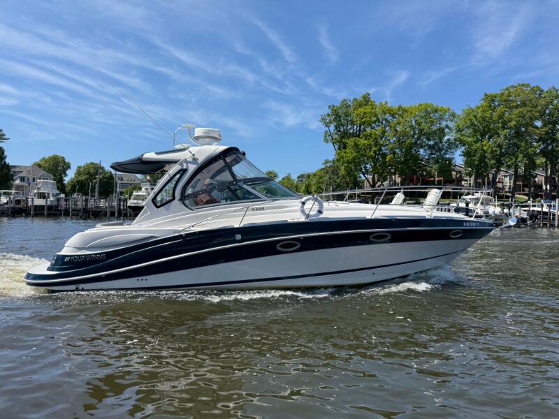 2017 Four Winns Vista 355