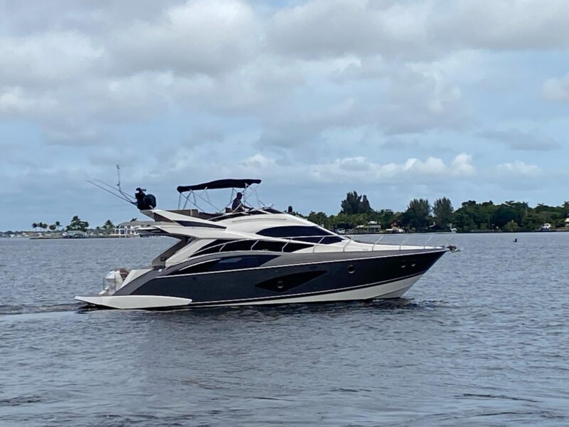 2017 Marquis 500 Sport Yacht
