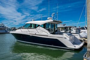 2017 Tiara Yachts C39 Coupe for sale - photo 2
