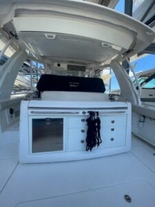 2018 Boston Whaler 420 Outrage for sale - photo 7