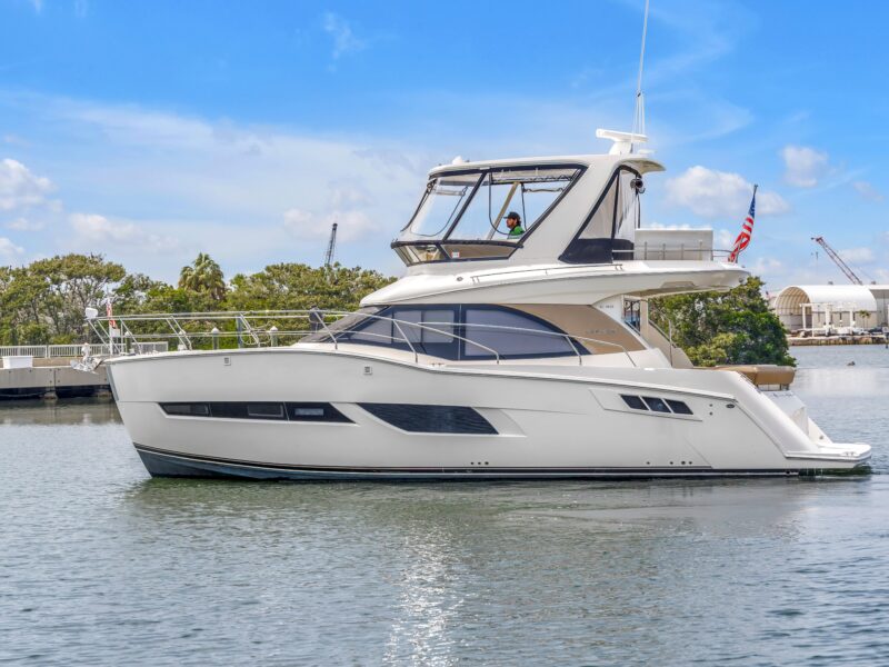 2018 Carver 40 Command Bridge