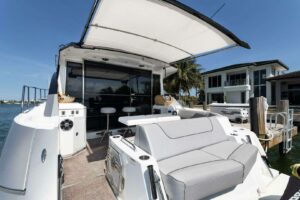2018 Cruisers Yachts 45 Cantius for sale - photo 8