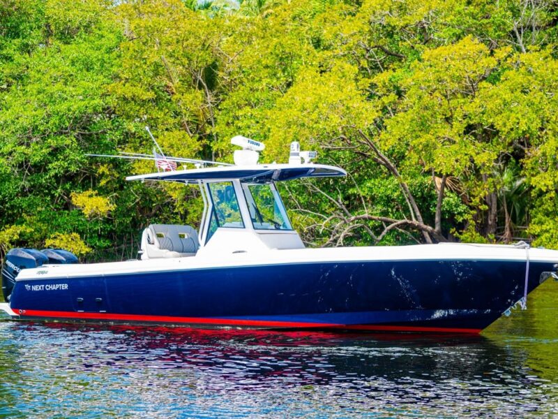 2018 Intrepid 327 Center Console