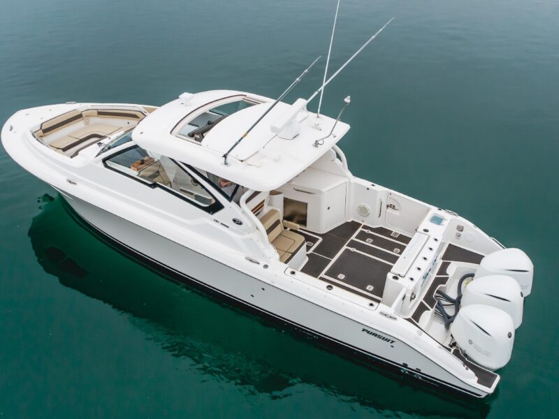 2018 Pursuit DC 365 Dual Console
