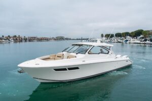 2018 Pursuit DC 365 Dual Console for sale - photo 6