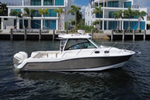 2019 Boston Whaler 315 Conquest for sale - photo 3