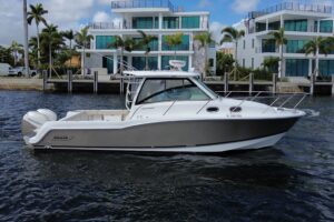 2019 Boston Whaler 315 Conquest for sale - photo 4