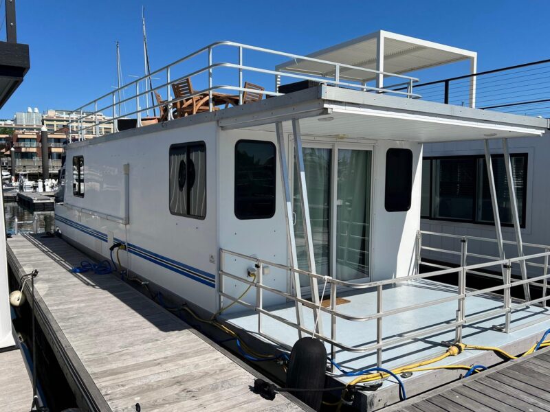 2019 Catamaran Cruisers House Boat