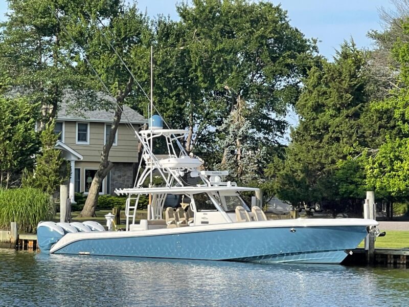 2019 Everglades 435 Center Console