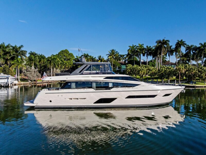 2019 Ferretti Yachts 780