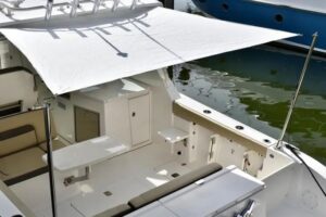 2019 Pursuit DC 325 Dual Console for sale - photo 4