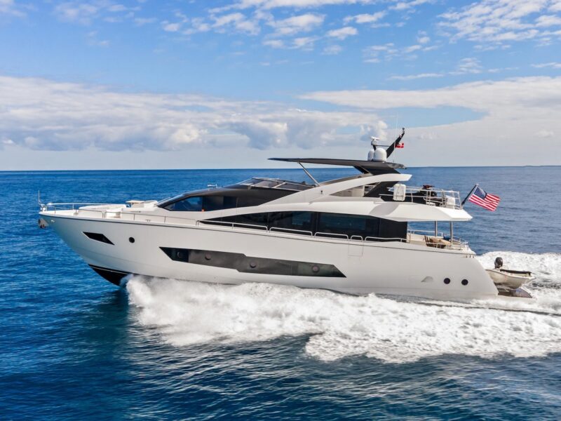 2019 Sunseeker 86 Yacht