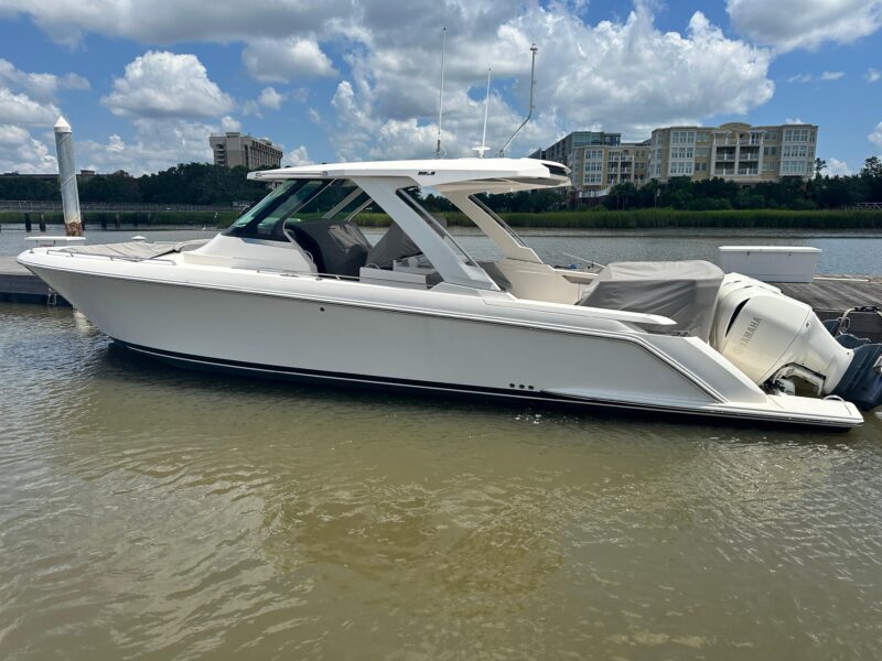 2019 Tiara Sport 38 LS