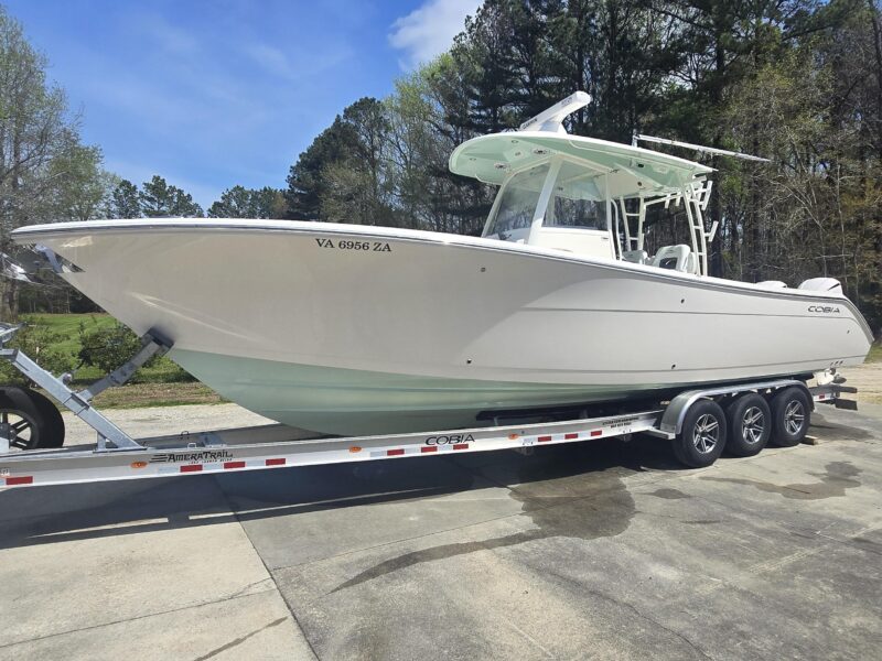 2020 Cobia 320 Center Console