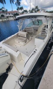 2021 Boston Whaler 320 Vantage for sale - photo 8