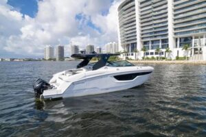 2021 Cruisers Yachts 38 GLS OB for sale - photo 5
