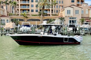 2021 Robalo R302 Center Console for sale