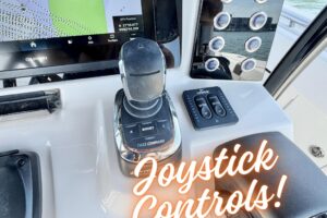2021 Robalo R302 Center Console for sale - photo 3